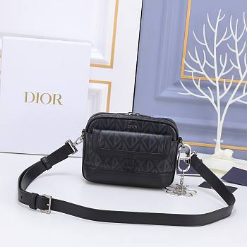Dior Hit The Road messenger pouch Black CD Diamond Canvas and Smooth Calfskin Size 20.5 x 15 x 7 cm