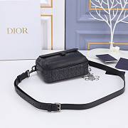 Dior Hit The Road messenger pouch Black CD Diamond Canvas and Smooth Calfskin Size 20.5 x 15 x 7 cm - 5