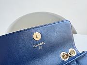 Chanel 22k Woc bag with charm lambskin leather gold hardware navy blue Size 17 cm - 4