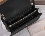 Bvlgari Serpenti Forever crossbody Black bag Size 27.5x18x7 cm - 2