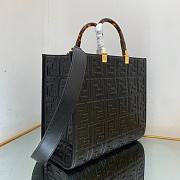 Fendi Sunshine Black leather shopper leather with raised 3D-texture FF Size 35x17x31 cm - 6