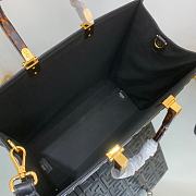 Fendi Sunshine Black leather shopper leather with raised 3D-texture FF Size 35x17x31 cm - 2