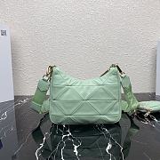 Prada Re-edition 2005 Light Green Nappa Leather patchwork bag Size 24x17x7 cm - 5