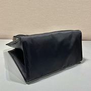 Prada Re-Nylon padded tote bag Black Size 25.5x27x14 cm - 5