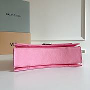 Balenciaga Crush Small Chain Bag Quilted in pink crushed calfskin Size 25x15x7.9 cm - 5