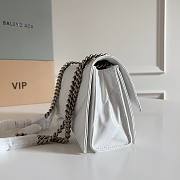 Balenciaga Crush Small Chain Bag Quilted in White crushed calfskin Size 25x15x7.9 cm - 6