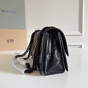 Balenciaga Crush Small Chain Bag Quilted in Black crushed calfskin Size 25x15x7.9 cm - 3