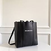 Balenciaga Everyday Tote Bag in black smooth calfskin Size 28x25x12 cm - 4