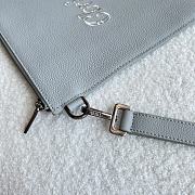 Dior A5 pouch Crafted in Dior gray grained calfskin Christian Dior 1947 Size 35.5×24cm - 6