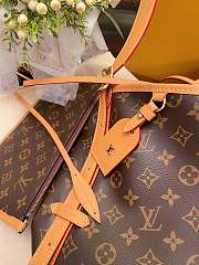Louis Vuitton CarryAll MM Bag Monogram Size 39x30x15 cm  - 4