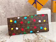 Louis Vuitton x Yayoi Kusama OnTheGo MM Monogram canvas with 3D Painted Dots print Size 35 x 27 x 14 cm - 4
