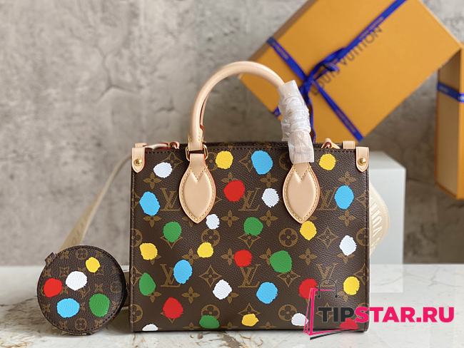 Louis Vuitton x Yayoi Kusama OnTheGo PM Monogram canvas with 3D Painted Dots print Size 25 x 19 x 11.5 cm - 1