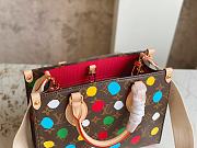 Louis Vuitton x Yayoi Kusama OnTheGo PM Monogram canvas with 3D Painted Dots print Size 25 x 19 x 11.5 cm - 4