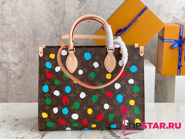 Louis Vuitton x Yayoi Kusama OnTheGo MM Monogram canvas with 3D Painted Dots print Size 35 x 27 x 14 cm - 1