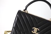 CHANEL Trendy CC Flap Bag with Top Handle in Chevron Black Lambskin Size 17 x 25 x 12 cm - 6