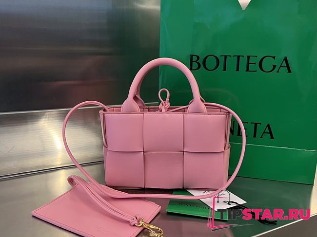 BOTTEGA VENETA Candy Arco leather tote Pink bag Size 20x13x7 cm  - 1