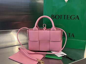 BOTTEGA VENETA Candy Arco leather tote Pink bag Size 20x13x7 cm 