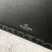 Valentino Garavani Locò small Toile Iconographe shoulder bag Black Size 27x13x6 cm - 3