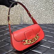 Valentino Garavani VLogo Chain shoulder bag in calfskin Red Size 27x15x8 cm - 1