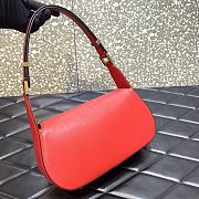 Valentino Garavani VLogo Chain shoulder bag in calfskin Red Size 27x15x8 cm - 6