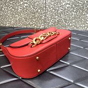 Valentino Garavani VLogo Chain shoulder bag in calfskin Red Size 27x15x8 cm - 3
