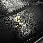 GIVENCHY Small 4G Crossbody Bag in Calf Leather Black Size 25x15x6 cm - 2
