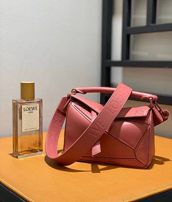 LOEWE Puzzle mini leather cross-body Pink bag Size 18x7.5x12 cm