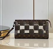 Louis Vuitton Standing Pouch Brown Size 29 x 15 x 9 cm - 1