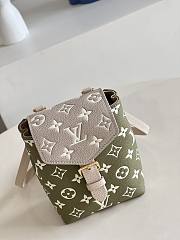 Louis Vuitton Tiny Backpack Spring in the City Monogram Empreinte Leather Green Size 13x19x8cm - 3
