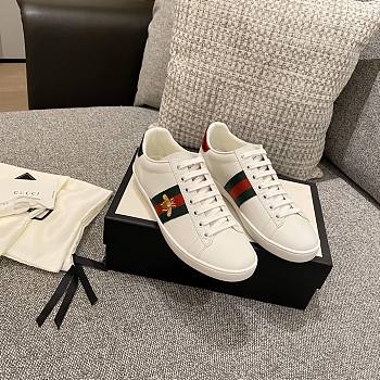 Gucci Women's ACE Sneaker With Bee 431942