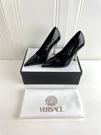 Versace PIN-POINT PUMPS Black