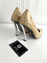 Versace PIN-POINT PUMPS Beige - 5