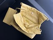 Chanel 22 Medium Handbag Yellow caviar leather Size 39x42x8 cm - 4