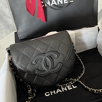 Chanel Mini Messenger Bag Grained Calfskin & Gold-Tone Metal Black Size 19x16x7 cm