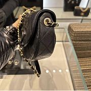 Chanel Mini Messenger Bag Grained Calfskin & Gold-Tone Metal Black Size 19x16x7 cm - 6
