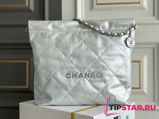 CHANEL 22 Handbag Metallic Calfskin & Silver-Tone Metal Silver Size 35x37x7 cm - 1