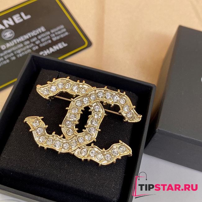 Chanel Large Crystal  CC brooch gold tone hardware - 1