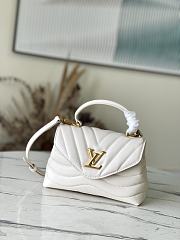 Louis Vuitton Hold Me top-handle bag White Size 23x15x10 - 1