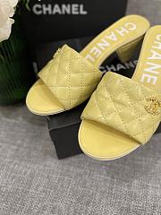 Chanel Mules 2022 Yellow Shiny Leather - 6