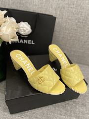Chanel Mules 2022 Yellow Shiny Leather - 4