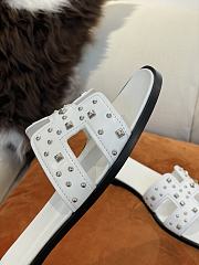 Hermès Oran Stud h cut-out sandals in calf leather White - 2