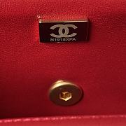 Chanel Flap Bag Gold tone metal Red Size 16x12x5 cm - 2
