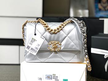 Chanel 19 On Chain 2019 Sliver Size 26x16x9 cm