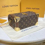 Louis Vuitton Treasure Trunk Size 28x2x117 cm - 3
