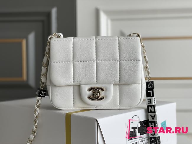 Chanel Mini Flap Bag White Classic Size 16x12x8 cm - 1