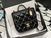 Chanel Small Flap Bag with top handle Black Size 20x17x6 cm - 1