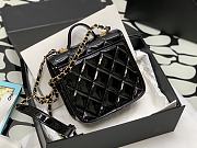Chanel Small Flap Bag with top handle Black Size 20x17x6 cm - 4