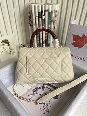 Chanel White Coco Beige Handle Size 24 cm - 2
