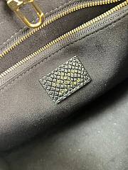 Louis Vuitton OnTheGo PM tote bag in Monogram Size 25x19x11.5 cm - 2