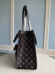 Louis Vuitton OnTheGo MM Tote Bag Black Monogram coated canvas Size 35x27x14 cm - 5
